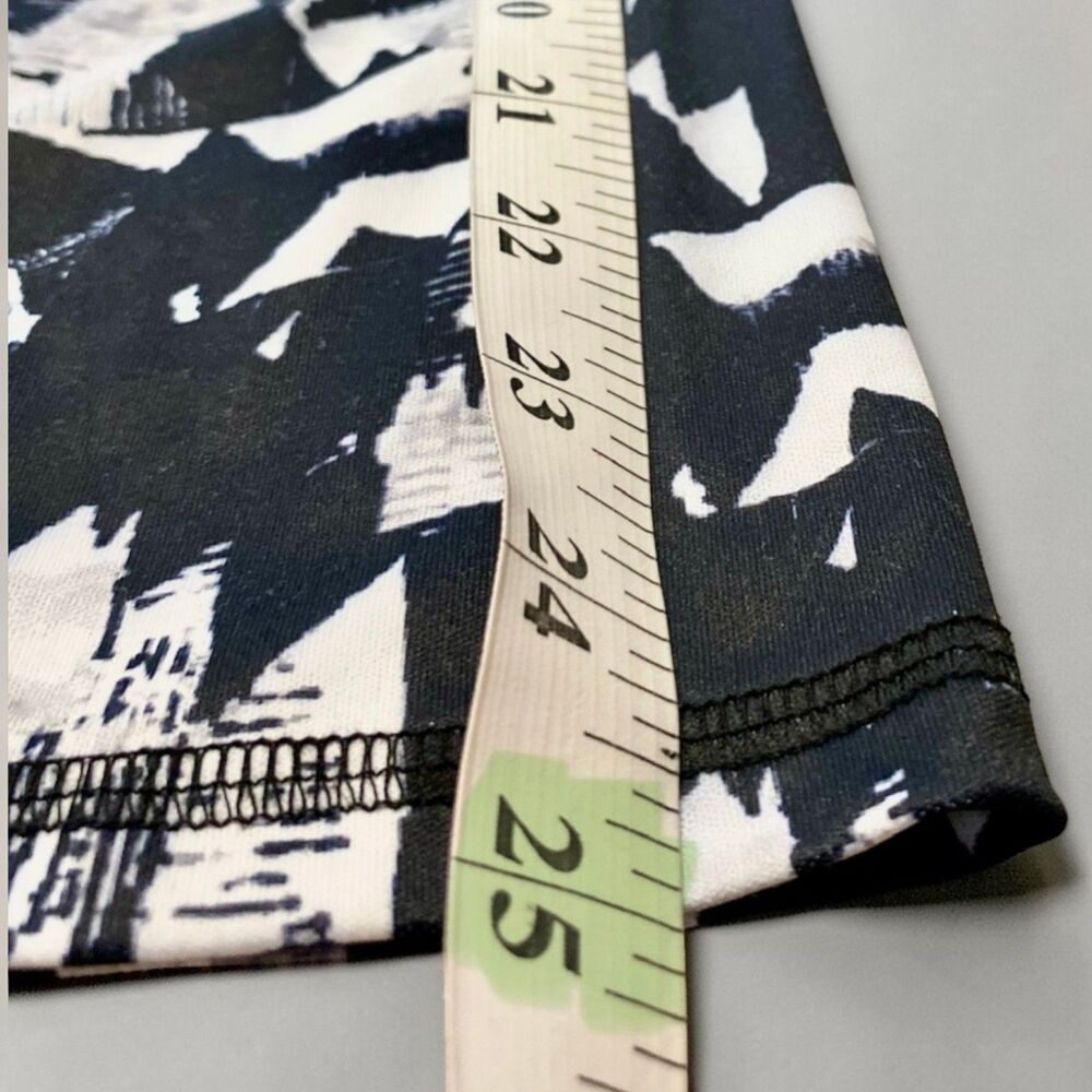 Activewear 1/4 Zip Pullover XL Plus Geometric Triangle Print Black White NWOT - Picture 11 of 13